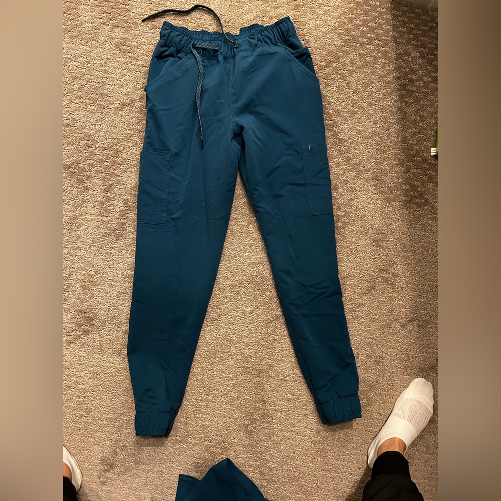Jaanuu Women's Mesh-Enhanced Scrub Jogger